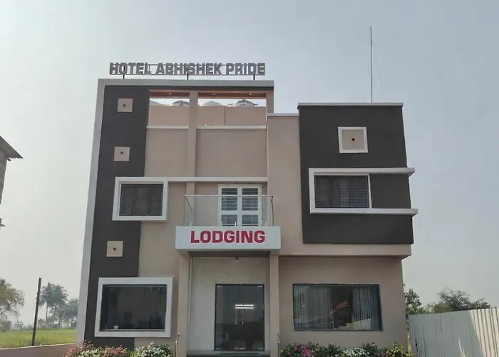 Hotel Abhishek Pride Shani Shinganapur